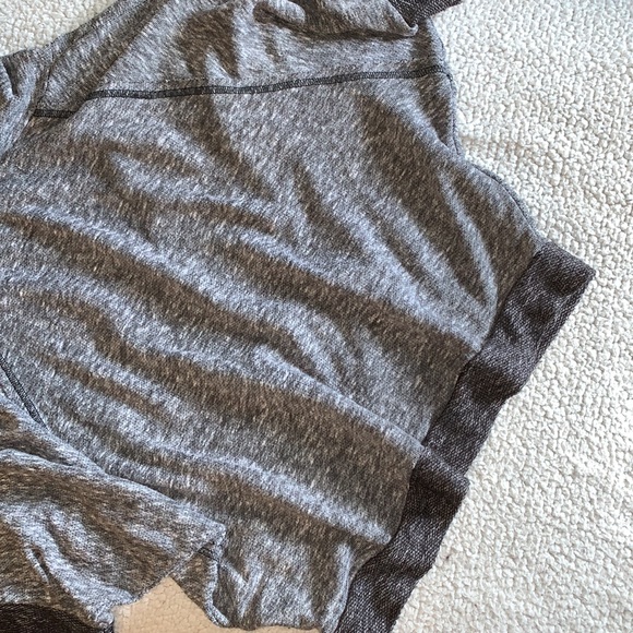 Derek Heart Black Gray Marled Cropped Hoodie — Large - Picture 6 of 7